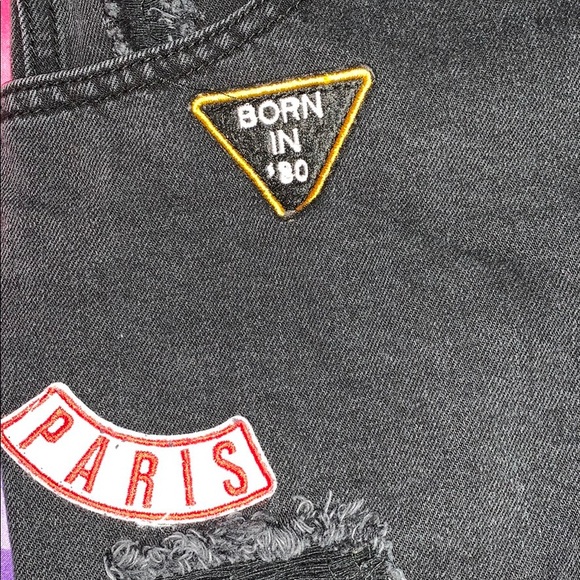 FOREVER21 Black denim shorts 🖤❤️💛 - Picture 4 of 6